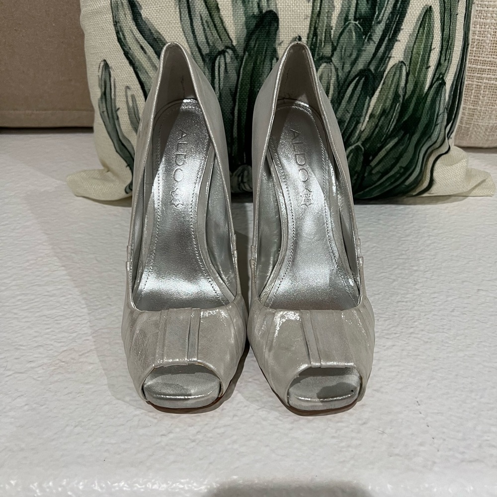 Aldo heels special occasion. offers available
